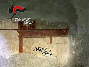 Kala Grafiti Kotori Artefak Romawi