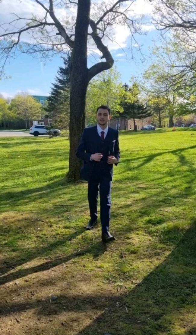 Lahir pada 22 Oktober 1998, Shawn merupakan anak pertama Andi Soraya dengan mantan suaminya, Ahmad Kurnia Wibawa. Kini sudah dewasa, penampilan Shawn yang makin tampan kerap banjir pujian netizen. Foto: Instagram/@andisorayabeatrix