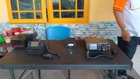 Ini adalah perangkat radio amatir yang digunakan untuk komunikasi dua arah. Foto: (Dok Fayyas Ahmadullah)