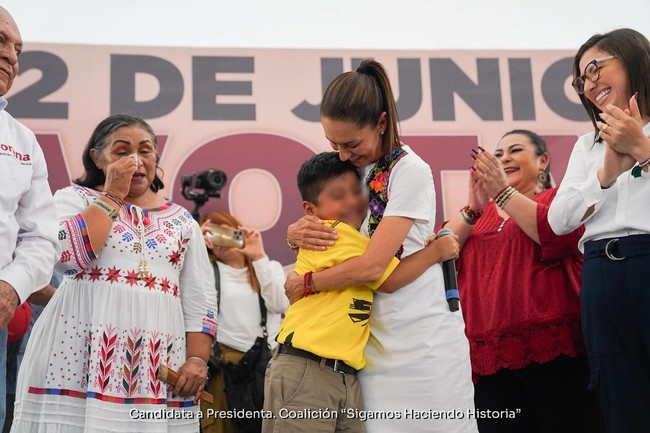 Sebelum jadi presiden, Claudia Sheinbaum juga terpilih sebagai kepala distrik wanita pertama. Sejak saat itu, Claudia mendapat kepercayaan dari publik karena kinerja yang bagus meski kiprah politiknya sempat diwarnai beberapa kontroversi. Foto: Instagram Claudia Sheinbaum
