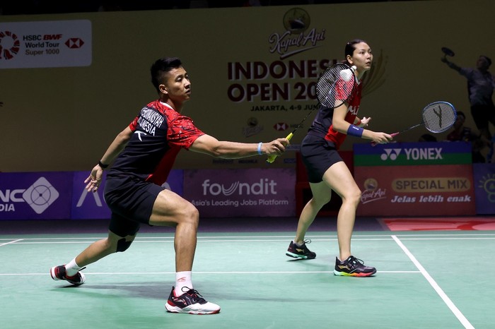 Dejan Ferdinansyah/Gloria Emanuelle Widjaja