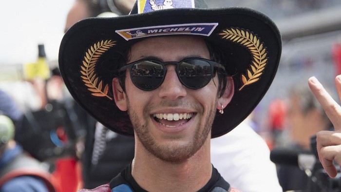 AUSTIN, TEXAS - APRIL 14: Enea Bastianini of Italy and Ducati Lenovo Team celebrates the third place under the podium during the MotoGP Race during the MotoGP Of The Americas - Race on April 14, 2024 in Austin, Texas.   Mirco Lazzari gp/Getty Images/AFP (Photo by Mirco Lazzari gp / GETTY IMAGES NORTH AMERICA / Getty Images via AFP)