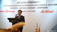 Sementara itu, Presiden Direktur Jeju Air Kim E-Bae menyatakan kolaborasi ini akan memberikan pengalaman perjalanan yang lebih mudah dan menyenangkan bagi para pelancong.