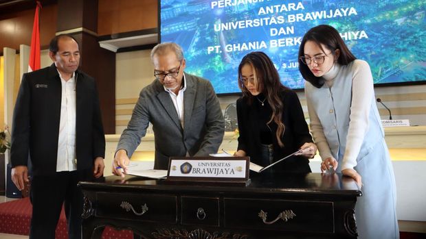 Happy Asmara kerjasama dengan UB untuk bisnisnya