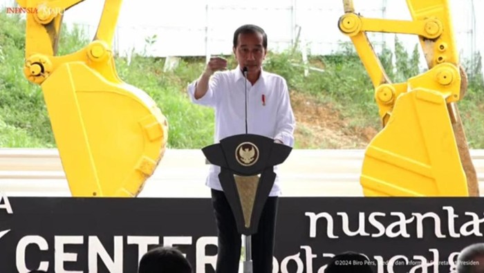 Jokowi meresmikan Astra Biz Center dan Nusantara Botanical Garden, Selasa (4/6/2024).