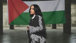 Gaya Edgy Kehlani Pakai Busana Keffiyeh di Video Klip Bela Palestina