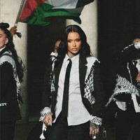 Kehlani merilis video musik berjudul ‘Next 2 U’ yang ditayangkan tiga hari lalu di YouTube. Nuansa video kental dengan tema Palestina dan menggambarkan perjuangan penduduk Gaza melawan opresi militer Israel. Foto: Instagram/@kehlani @_miazaki_