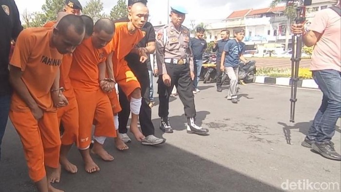 Lima tersangka Curanmor di wilayah Kota Tasikmalaya digelandang polisi.