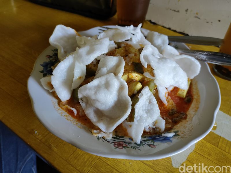 Lontong Kuah khas Cianjur