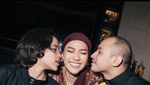 Manis! Momen BCL Makan Bareng Suami, Tiko Aryawardhana dan Keluarga