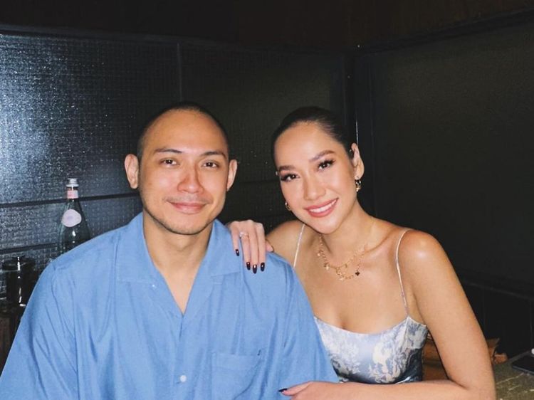 Manis! Momen BCL Makan Bareng Suami, Tiko Aryawardhana dan Keluarga