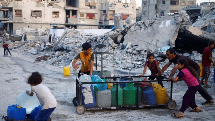 Di Gaza, Warga Terpaksa Minum Air Limbah dan Makan Rumput demi Bertahan Hidup