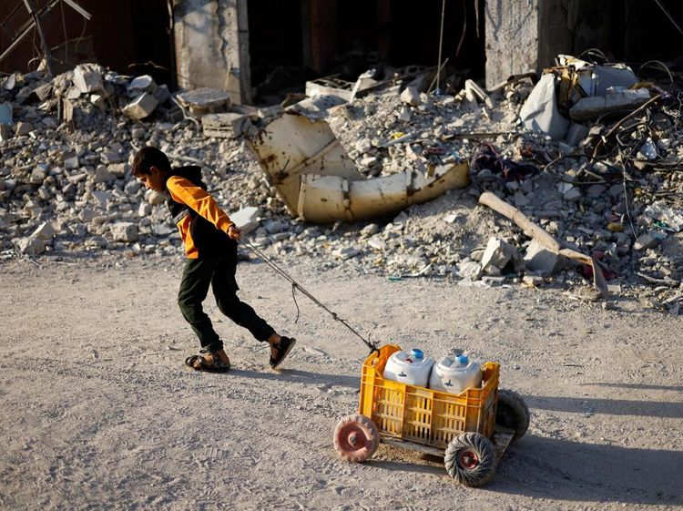 Melihat Perjuangan Anak Gaza Memperoleh Air Minum