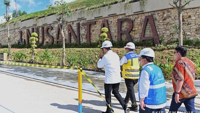 Mengintip Progres Jalur ART di IKN Menhub Budi Karya meninjau lokasi pembangunan kereta otonom atau Autonomous Rail Transit (ART) di Ibu Kota Nusantara (IKN), Senin (3/6). Begini progresnya.