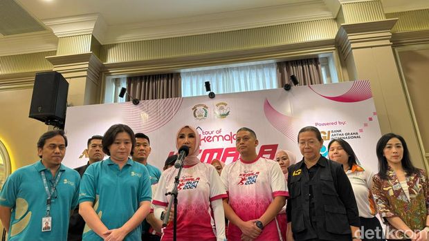 Organisasi istri anggota Polri, Bhayangkari, bersama Yayasan Kemala Bhayangkari (YKB) menggelar Kemala Run 2024 di ICE BSD pada Minggu (9/6). (Gisel PL/detikcom)