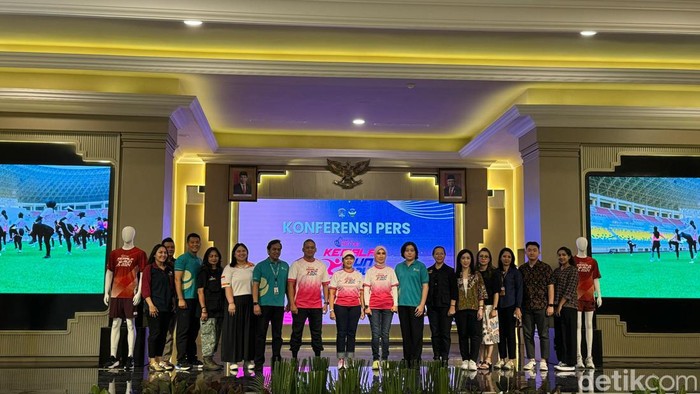 Organisasi istri anggota Polri, Bhayangkari, bersama Yayasan Kemala Bhayangkari (YKB) menggelar Kemala Run 2024 di ICE BSD pada Minggu (9/6). (Gisel PL/detikcom)