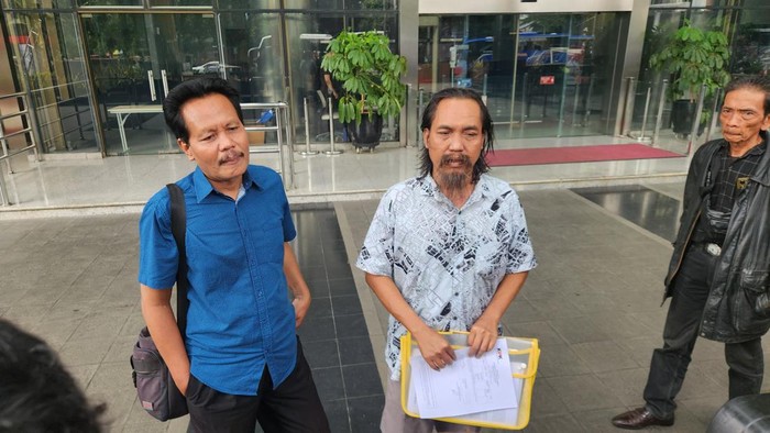 Pelapor Khofifah ke KPK (Adrial/detikcom)