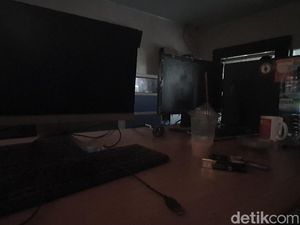 Alat Elektronik Warga Palembang Rusak Akibat Listrik Tidak Stabil