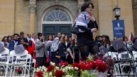 Menurut data resmi Palestina, hampir 90.000 siswa terlantar, dan lebih dari 350 guru dan akademisi terbunuh pada 13 Mei.  