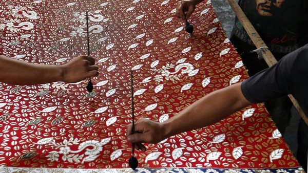 Melihat Pembuatan Batik Banyuwangi