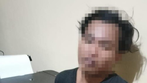 Tersangka penyelundupan penyu yang ditangkap di Pelabuhan Gilimanuk.