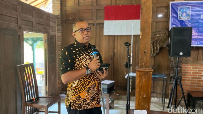 Ketua umum NPC DIY, Hariyanto saat meninjau Pelatda Peparnas 2024, Selasa (4/6/2024).