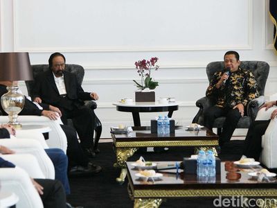 Momen Pimpinan MPR Temui Surya Paloh di DPP NasDem