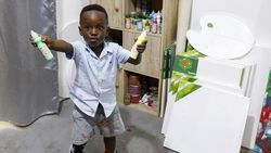 Potret Balita Asal Ghana Pecahkan Rekor Dunia sebagai Pelukis Termuda Potret Balita Asal Ghana Pecahkan Rekor Dunia sebagai Pelukis Termuda