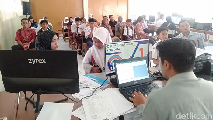 Proses PPDB di Pangandaran.
