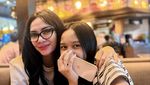 Seru Banget! Masayu Anastasya Kulineran Bareng Keluarga di Inggris