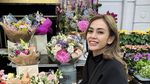 Seru Banget! Masayu Anastasya Kulineran Bareng Keluarga di Inggris