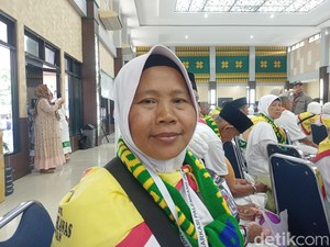 Cerita Sukarni, 12 Tahun Kumpulkan Hasil Berkebun Karet untuk Pergi Haji