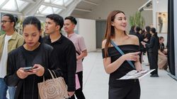 Potret Thariq Halilintar dan Aaliyah Massaid Hadir ke Pameran Wedding