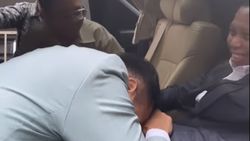 Senyum Tukul Arwana Disemangati Raffi Ahmad Senyum Tukul Arwana Disemangati Raffi Ahmad