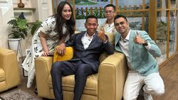 Senyum Tukul Arwana Disemangati Raffi Ahmad Senyum Tukul Arwana Disemangati Raffi Ahmad