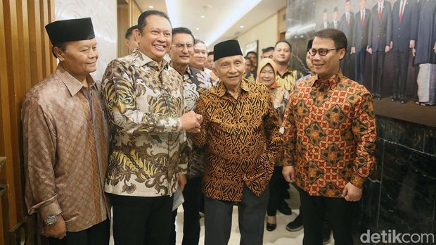 Amien Rais mendatangi kompleks parlemen Senayan, Jakarta Pusat, Rabu (5/6/2024). Ia menemui pimpinan MPR RI.
