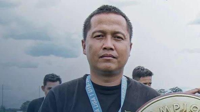 Anang Hadi Saputra meraih gelar pelatih terbaik EPA Liga 1 2023/2024.