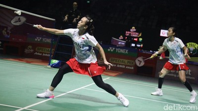Ana/Tiwi Didepak Unggulan China
