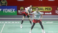 Di gim pertama, Ana/Tiwi kalah dengan skor 13-21.