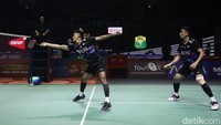 Bermain di Court 1 Istora Senayan, Jakarta, Rabu (5/6/2024), laga berjalan ketat. Bagas/Fikri kejar-kejaran poin dengan Chen/Yi, yang notabenenya unggulan ke-8, sejak awal gim pertama.