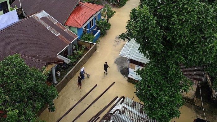 Banjir merendam permukiman warga di Desa Nania, Kota Ambon.
