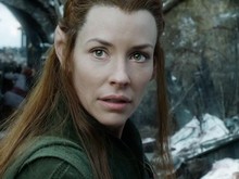 Liburan di Pantai, Evangeline Lilly Tiba-tiba Pingsan dengan Wajah Penuh Luka