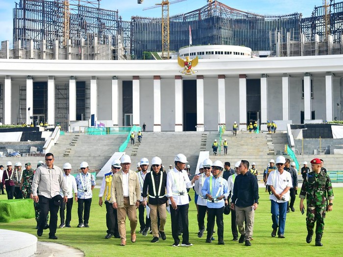 Jokowi cek Istana Negara di IKN.