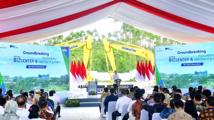 Jokowi Groundbreaking Astra Biz Center-IKN Astra berkomitmen mendukung Ibu Kota Nusantara (IKN) menjadi Ibu Kota yang inklusif, hijau dan berkelanjutan. Mereka membangun Astra Biz Center-IKN.