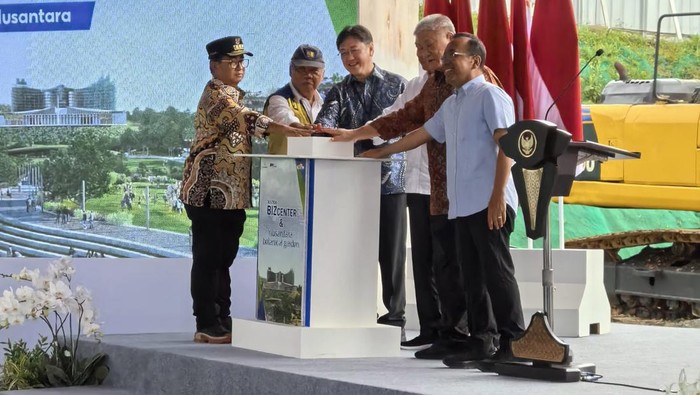 Jokowi Groundbreaking Astra Biz Center-IKN Astra berkomitmen mendukung Ibu Kota Nusantara (IKN) menjadi Ibu Kota yang inklusif, hijau dan berkelanjutan. Mereka membangun Astra Biz Center-IKN.