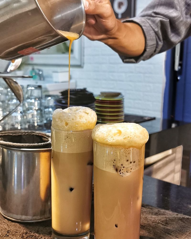 kafe dekat pasar baru