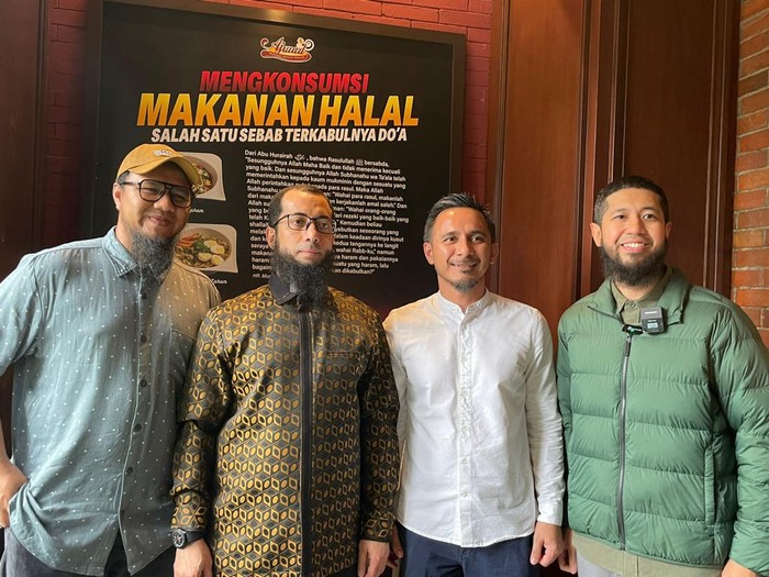 Khalid Basamalah makin serius berbisnis.