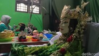 Potret Dewi Sri di Buyut Lumbung Dalem. Perwujudan ini dari segedeng padi yang bakal menjadi indung atau bibit. (Foto: Sudedi Rasmadi/detikJabar)