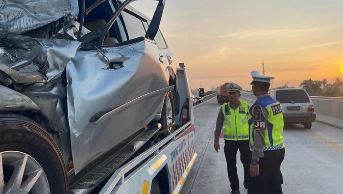 Kondisi mobil yang kecelakaan di Tol Binjai-Langsa. (Foto: Dok. Ditlantas Polda Sumut)