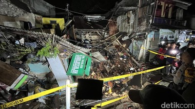 Efek Ledakan Pipa PDAM yang Porak-porandakan Rumah Warga Bandung